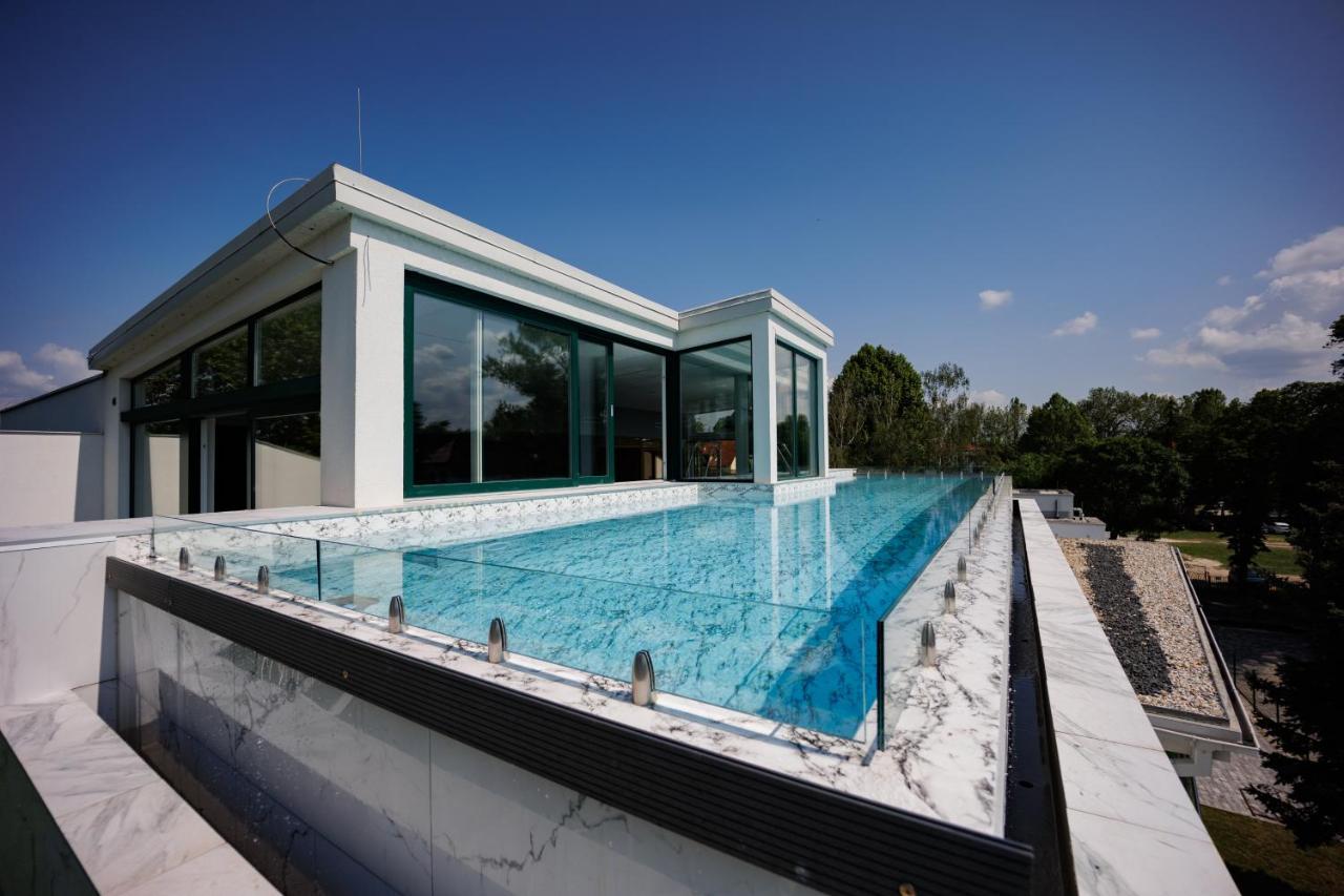 Villa Bauhaus Gold Siofok Exterior photo