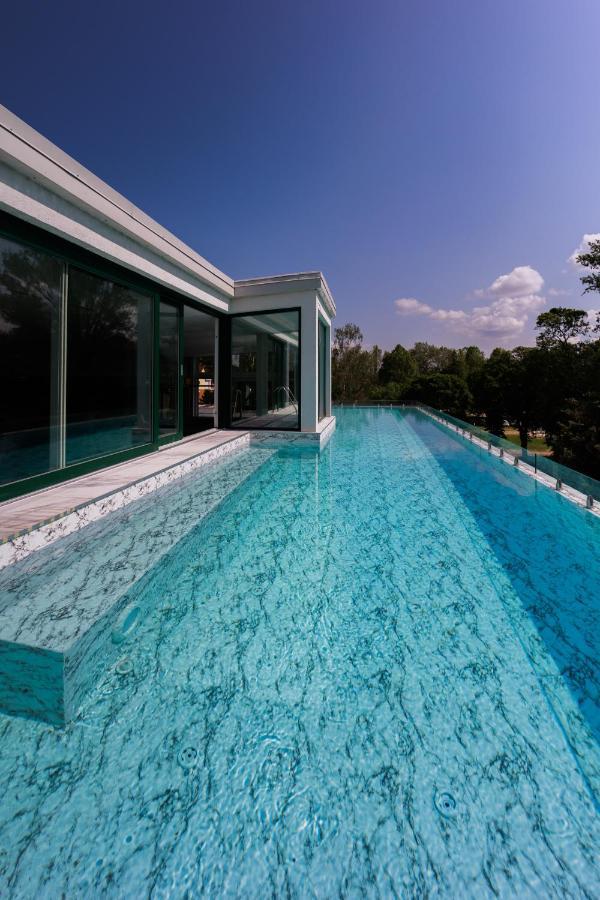 Villa Bauhaus Gold Siofok Exterior photo
